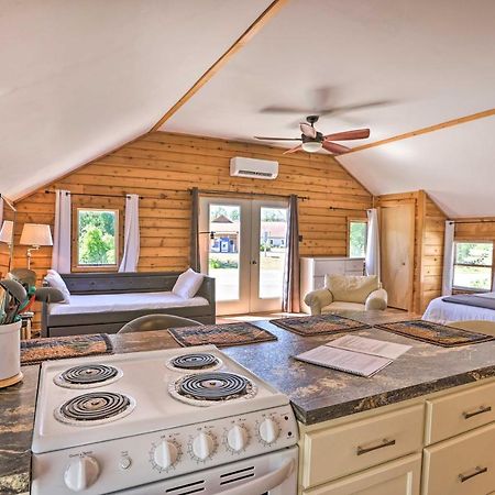 Quaint Studio With Shared Beach Walk To Suttons Bay 외부 사진